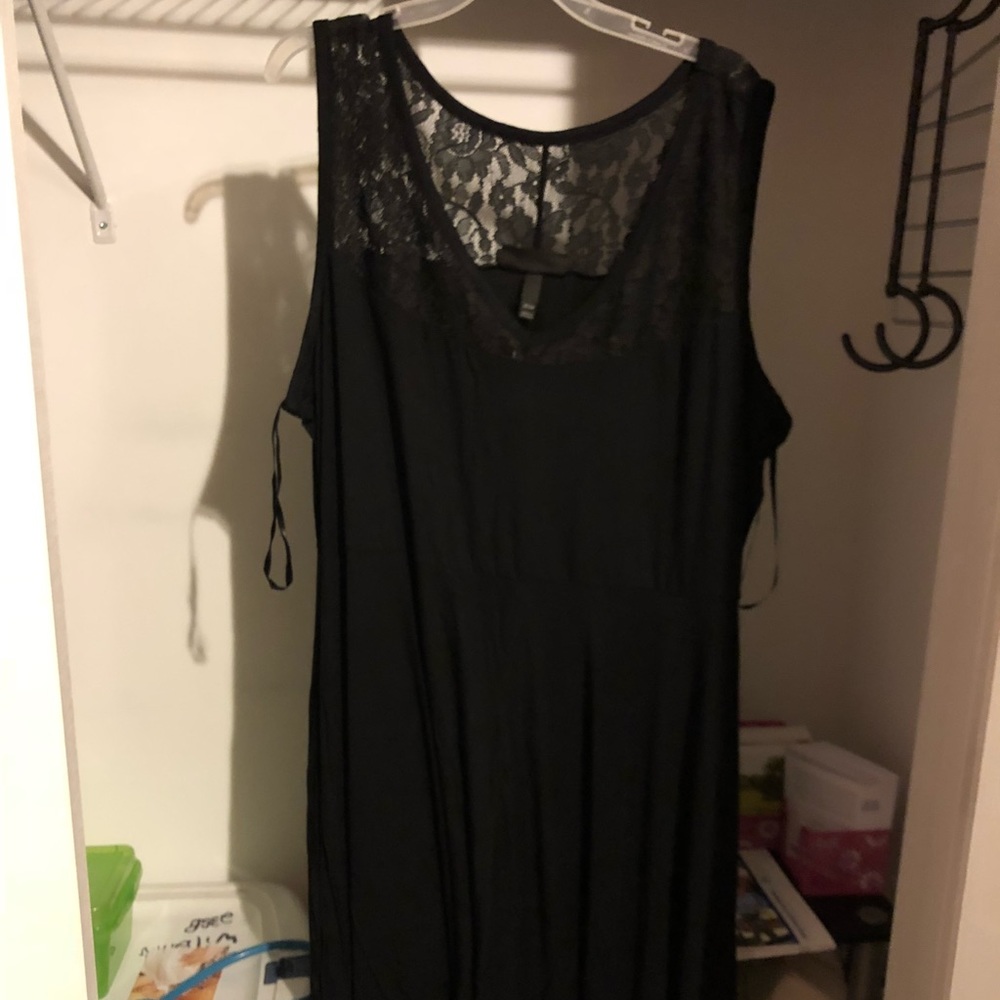 Maxi lace shoulder dress NWT